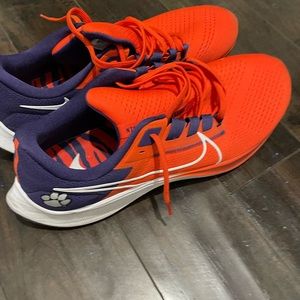 Men’s Nike athletic shoes and sandals. Size 15